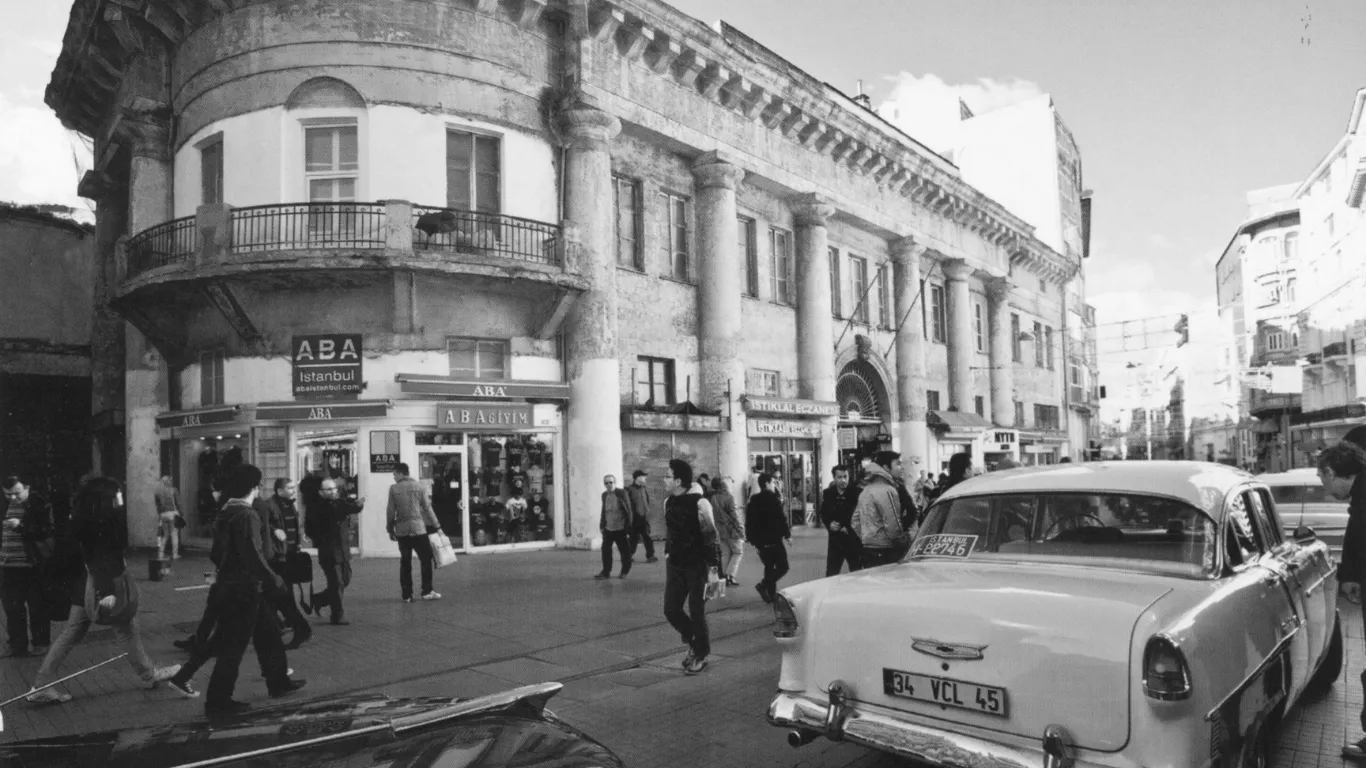 Hemingway in Occupied Istanbul: Hemingway in Occupied Istanbul: